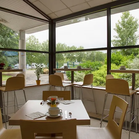 Hotel The Originals City, Clos De L'orgerie ,chateau Gonthier 2*