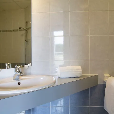 The Originals City, Clos De L'orgerie ,chateau Gonthier 2* Château-Gontier