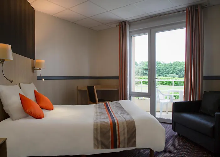 The Originals City, Clos De L'orgerie ,château Gonthier Hotel