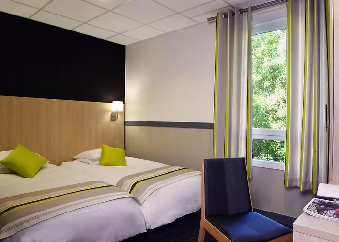 Hotel The Originals City, Clos De L'orgerie ,château Gonthier 2*