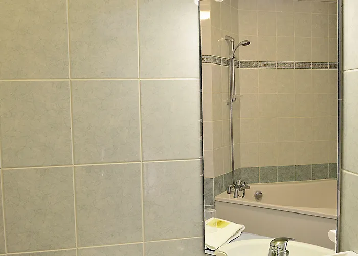 Hotel The Originals City, Clos De L'orgerie ,château Gonthier