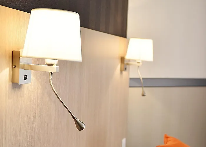 Hotel The Originals City, Clos De L'orgerie ,château Gonthier 2*